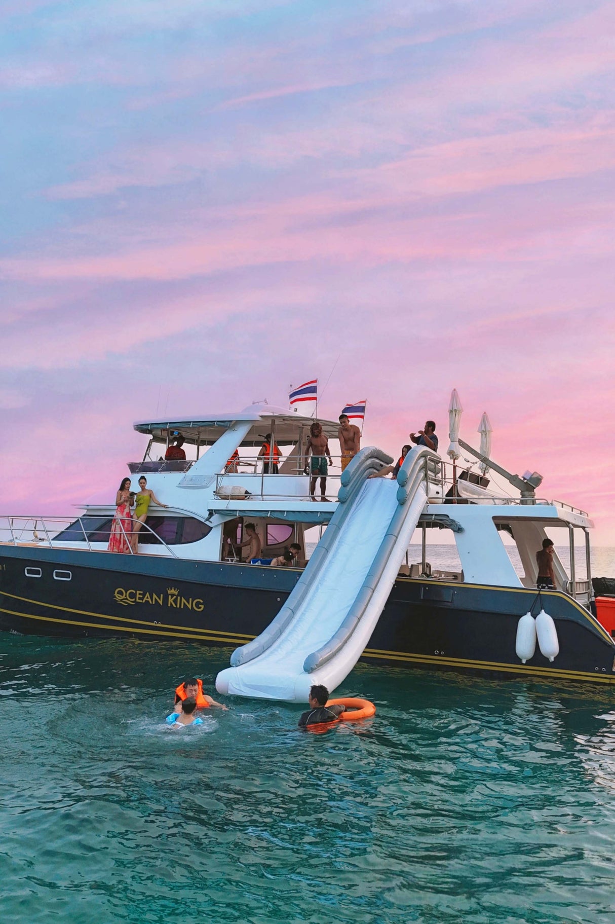 Phuket Phiphi Island Tour: Phi Phi&Maiton Islands Day Tour By Luxury OceanKing Yacht