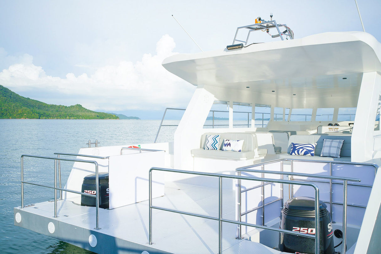 similan tour by catamaran